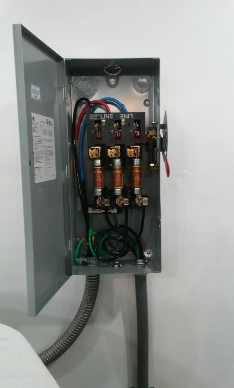 Three-phase disconnect switch installed for Smoke Detector Installation in McKinleyville